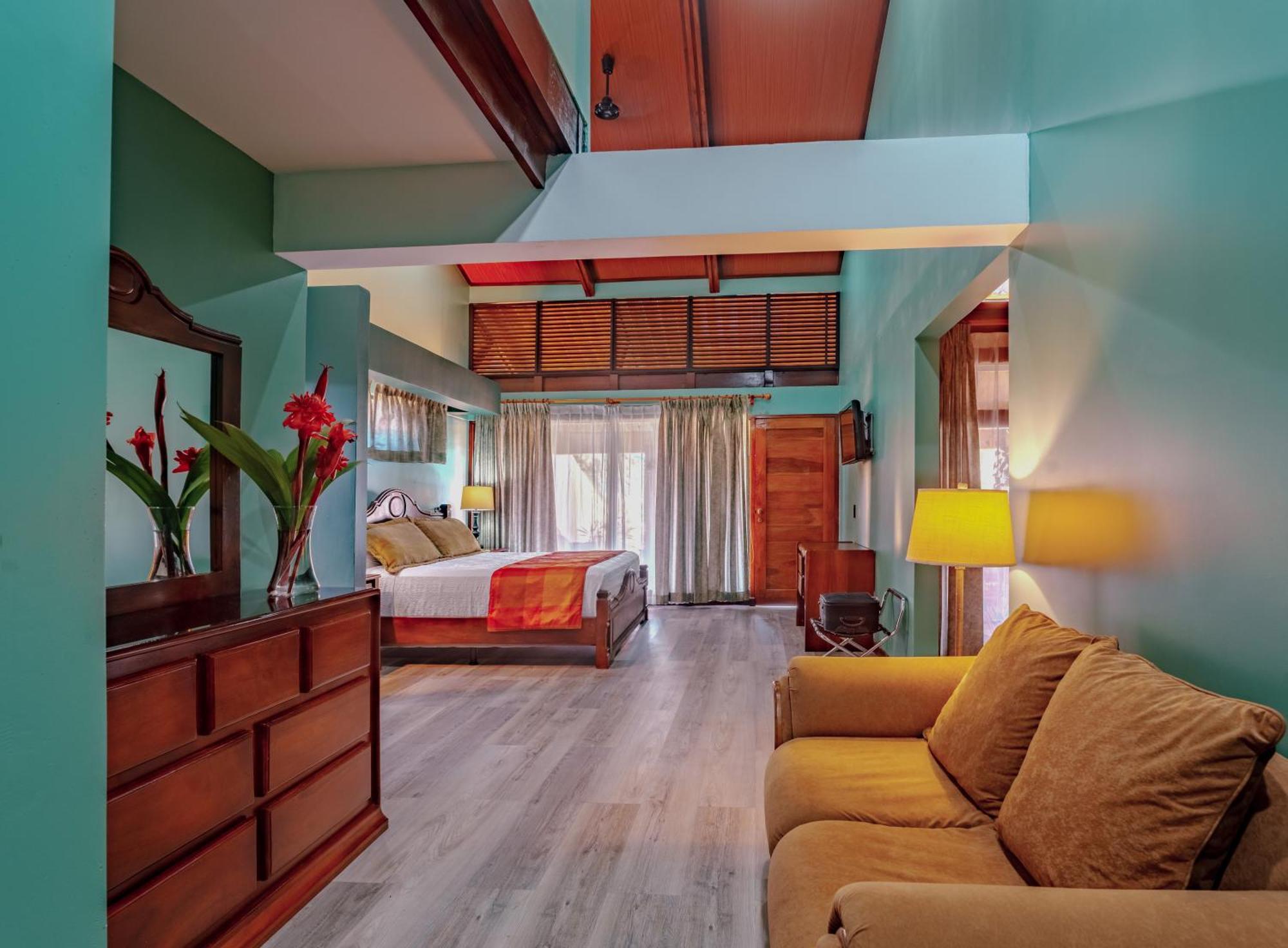 Hotel Villa Florencia 투리알바 외부 사진