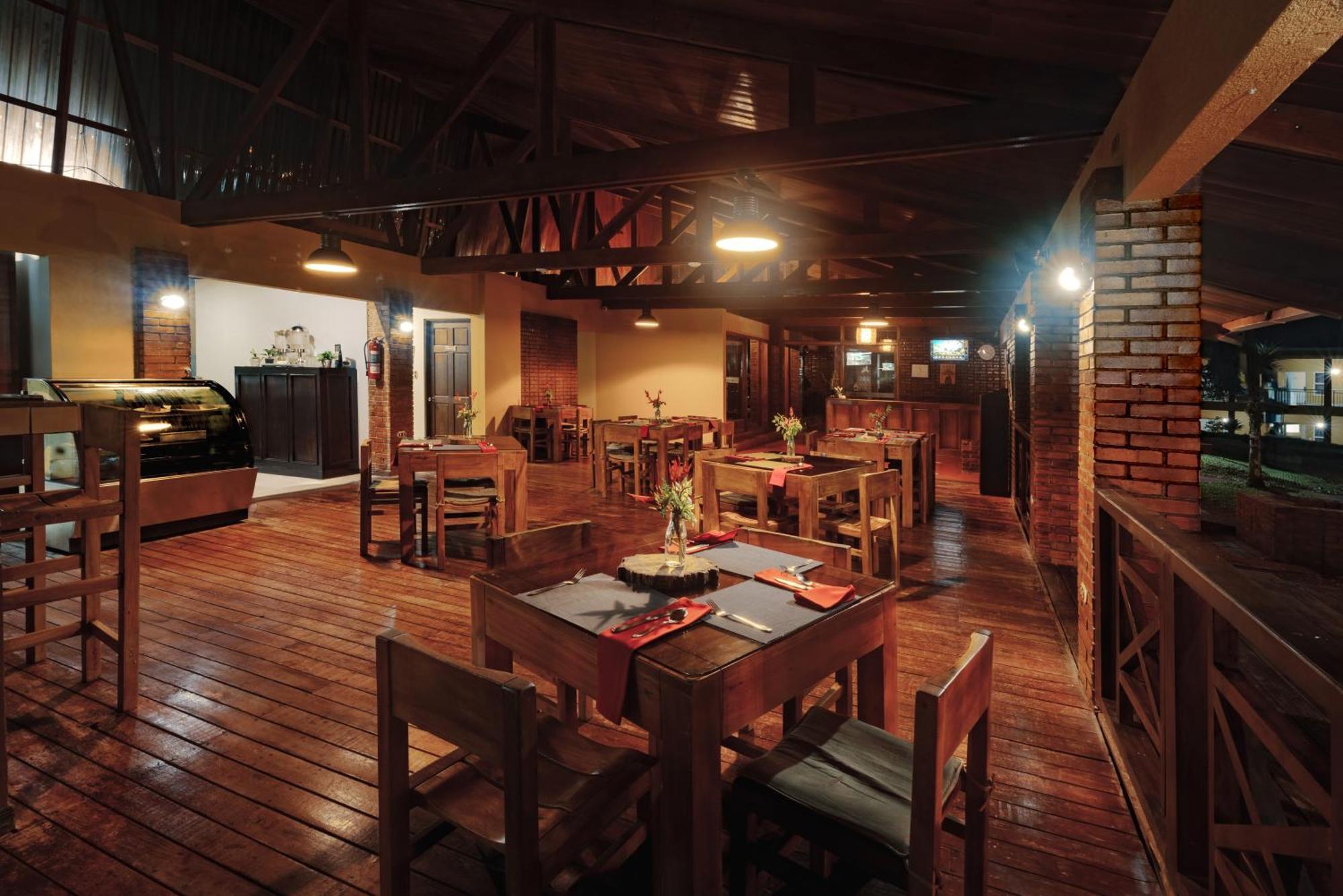 Hotel Villa Florencia 투리알바 외부 사진